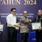 Pada tahun 2023, Kementerian Koperasi dan Usaha Kecil dan Menengah (KemenKopUKM) menghargai prestasi luar biasa dari tiga Satuan Kerja (Satker) berdasarkan pencapaian mereka dalam Indikator Kinerja Pelaksanaan Anggaran (IKPA) yang tertinggi. Dalam Rapat Koordinasi (Rakor) Keuangan untuk Tahun Anggaran 2024 yang diselenggarakan di Jakarta pada tanggal 22 Januari, Arif Rahman Hakim, Sekretaris KemenKopUKM, menyatakan bahwa penghargaan tersebut bertujuan untuk meningkatkan motivasi dan mengakui prestasi dalam pengelolaan anggaran. Pemenang penghargaan tahun ini meliputi Dinas Koperasi dan Usaha Kecil dan Menengah (DisKopUKM) Provinsi Bengkulu yang meraih nilai IKPA tertinggi sebesar 99,92. Disusul oleh DisKopUKM Provinsi Sulawesi Utara dengan nilai IKPA 96,72, dan Dinas Perindustrian, Perdagangan, Koperasi, dan UMKM Provinsi Kalimantan Utara dengan nilai IKPA 95,54. SesmenKopUKM, dalam sambutannya, mengucapkan selamat kepada para pemenang dan menekankan bahwa penghargaan ini diharapkan dapat meningkatkan pengelolaan keuangan negara yang berkualitas di KemenKopUKM. Menurut Arif, untuk mencapai output strategis KemenKopUKM, diperlukan komitmen yang kuat dari satker, terutama dalam meningkatkan kapasitas Sumber Daya Manusia (SDM) yang bertugas mengelola keuangan. Arif juga menambahkan bahwa hal ini memiliki dampak signifikan terhadap bagaimana dan kapan masyarakat, khususnya Usaha Mikro, Kecil, dan Menengah (UMKM), dapat menikmati hasil belanja KemenKopUKM. Tujuan utama Rakor Keuangan 2024 adalah untuk memonitor dan mengevaluasi pelaksanaan anggaran serta menyusun Laporan Keuangan KemenKopUKM untuk tahun 2023, dan mempersiapkan pelaksanaan anggaran tahun 2024. Di tahun 2023, KemenKopUKM berhasil meraih Opini Wajar Tanpa Pengecualian (WTP) atas Laporan Keuangan untuk tahun 2022, yang merupakan pencapaian opini WTP yang kesembilan kali berturut-turut sejak tahun 2014. Dalam hal penyerapan anggaran, KemenKopUKM mencatatkan realisasi sebesar 97,80 persen. SesmenKopUKM mengapresiasi capaian ini yang melibatkan banyak pihak, termasuk Satker yang berperan sebagai ujung tombak dalam proses pelaksanaan anggaran dan penyusunan Laporan Keuangan. Perkembangan dalam pengelolaan keuangan negara yang sangat dinamis dalam beberapa tahun terakhir memerlukan kesadaran dan peningkatan kemampuan para pengelola keuangan, termasuk adaptasi terhadap perkembangan teknologi, menurut Arif. Arif juga menekankan pentingnya inovasi dan perubahan sikap para pengguna keuangan, yang meliputi perencanaan, pelaksanaan, dan pertanggungjawaban, untuk menjaga kualitas pelaksanaan anggaran di semua tingkatan, serta meningkatkan akuntabilitas laporan keuangan yang disusun. "Saya berharap upaya peningkatan kapasitas ini berlanjut, sehingga pengelolaan keuangan negara oleh Kementerian menjadi semakin prudent, transparan, dan akuntabel," ujar Arif menutup sambutannya. Sekarang, saya akan membuat artikel singkat dengan keyword "daftar NIB Online" dan tag daftar NIB untuk 20 kota besar di Indonesia. Artikel ini tidak akan menjelaskan cara pembuatannya, karena Anda menjual jasa untuk membuat NIB. Berikut adalah artikel tersebut: Daftar NIB Online untuk Usaha Anda di Kota-kota Besar Indonesia Mencari cara untuk mendaftarkan Nomor Induk Berusaha (NIB) online di Indonesia? Sebagai solusi bagi usaha mikro, kecil, dan menengah (UMKM), kami menyediakan layanan profesional untuk membantu Anda dalam proses pendaftaran NIB. Kami mengerti bahwa proses ini bisa membingungkan, oleh karena itu, kami hadir untuk mempermudah Anda. Dengan layanan kami, Anda tidak perlu khawatir tentang proses administratif yang rumit. Kami menawarkan layanan daftar NIB online di 20 kota besar di Indonesia, memastikan bahwa bisnis Anda terdaftar secara resmi dan siap untuk berkembang. Berikut adalah daftar kota besar di Indonesia di mana kami menyediakan layanan: Jakarta Surabaya Bandung Medan Bekasi Tangerang Makassar Semarang Palembang Depok Batam Pekanbaru Bandar Lampung Bogor Padang Malang Samarinda Tasikmalaya Pontianak Cirebon Kami memahami kebutuhan setiap bisnis dan menawarkan solusi yang disesuaikan untuk setiap klien. Hubungi kami hari ini untuk memulai proses pendaftaran NIB online Anda dan membawa bisnis Anda ke tingkat berikutnya!